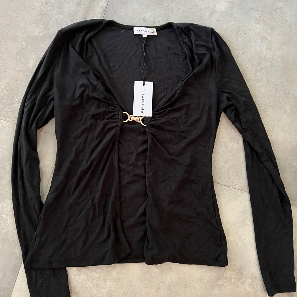 NWT! WeWoreWhat Flyaway Top Size M 🖤 - Picture 2 of 6